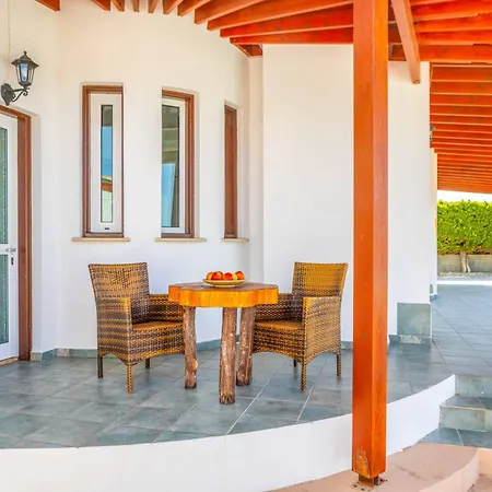 Thalassa Аргака