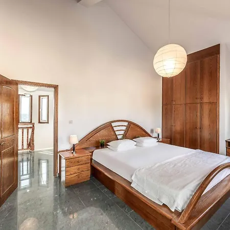 Thalassa Villa *